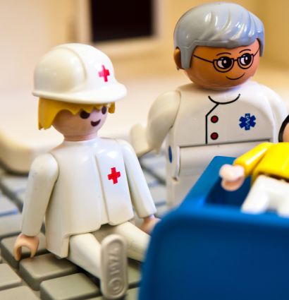 Personnages Playmobil représentant des médecins 