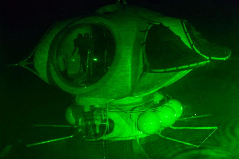 Hologramme de la maquette d'une maison sous-marine.