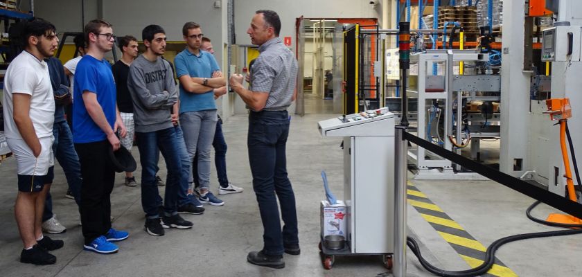 Les étudiants en DUT Génie électrique et informatique industrielle en visite à l'usine Cristel