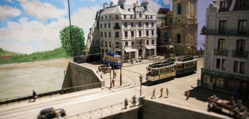 Une maquette du Pont Battant à Besançon avec l'ancien tramway