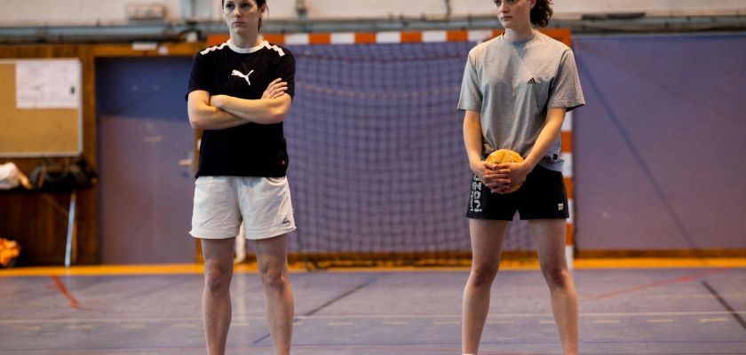 Deux joueuses de handball 