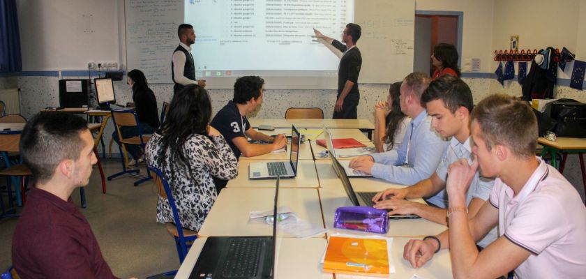 Les étudiants en plein travail