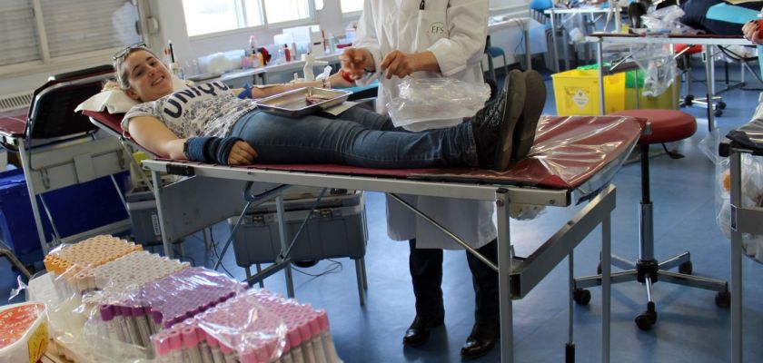 Don du sang au département Carrières Sociales