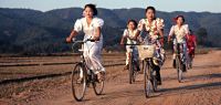Des femmes chinoises à vélo