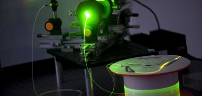 Utilisation de laser dans une fibre optique