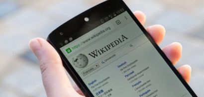 Site de Wikipédia sur un smartphone